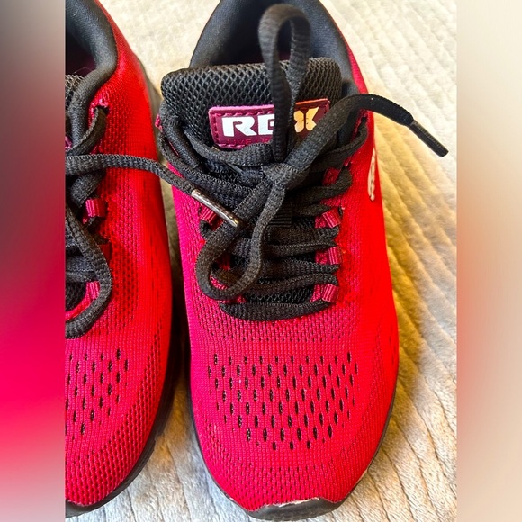 NWOT RBX ombre red size 12 kids shoes. Excellent condition. - Picture 3 of 6